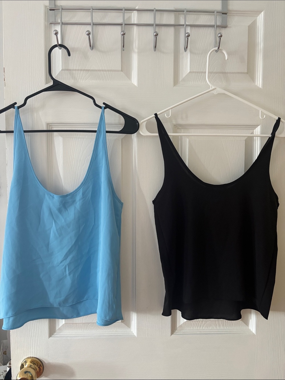 Women’s Scoop Neck Tank Top - Black / Light Blue